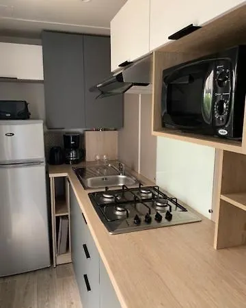 Camping **** _ Les Falaises キャンプ場