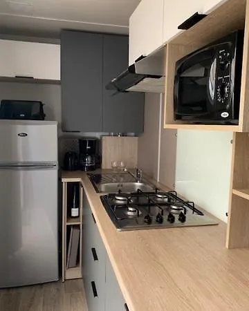 Camping **** _ Les Falaises キャンプ場